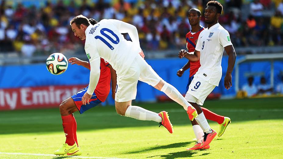 Lance no jogo entre Costa Rica e Inglaterra no Mineirão, em Belo Horizonte