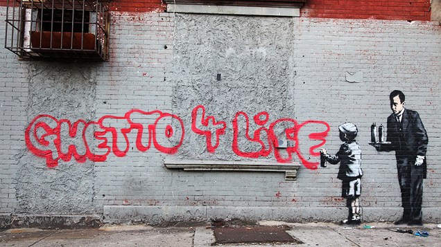 Instalação do artista britânico Banksy no bairro do Bronx, em Nova York