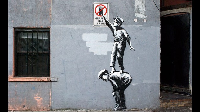 Obra de Banksy intitulada The street is in play em Manhattan