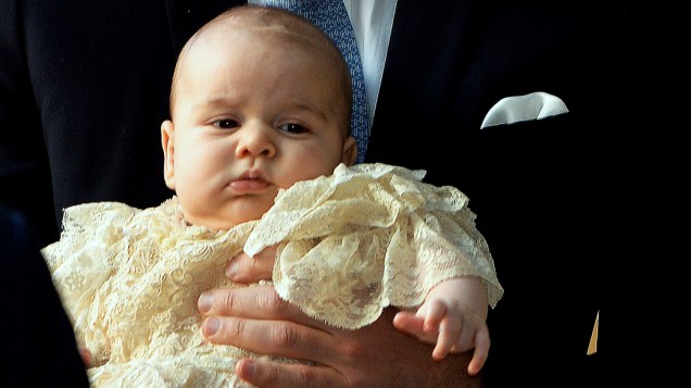 Príncipe George com três meses de idade, na Capela Real no Palácio de St. James, em Londres