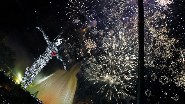 Espanhóis celebram a chegada de 2014 nos arredores da Fonte Mágica de Montjuic, em Barcelona Espanhóis celebram a chegada de 2014 nos arredores da Fonte Mágica de Montjuic, em Barcelona