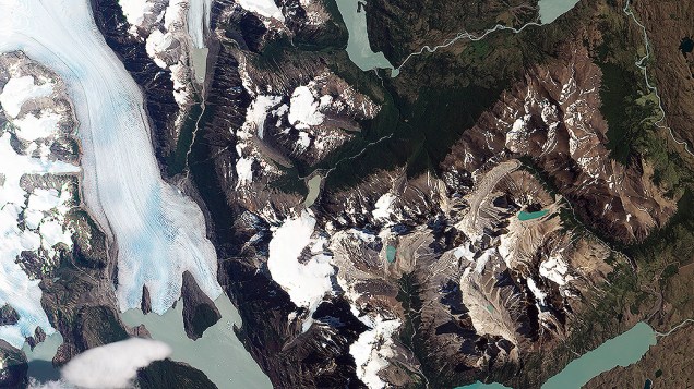 Geleiras e picos de granito do Parque Nacional Torres del Paine, no Chile