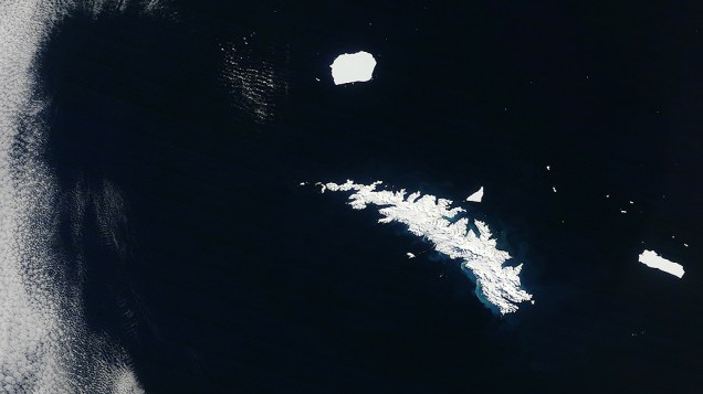 Vista panorâmica da Ilha Geórgia do Sul, território britânico, no sul do Oceano Atlântico