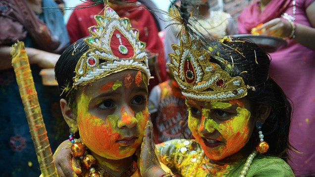 Festival Holi, ou Festival das Cores, é realizado anualmente na Índia e outros países hindus, para comemorar a chegada da Primavera