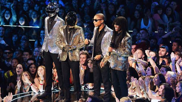 Daft Punk, Pharrell Williams, e Nile Rodgers durante o MTV Video Music Awards 2013