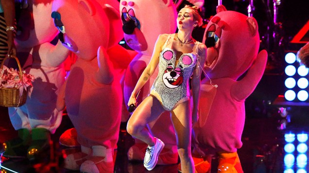 Miley Cyrus durante o MTV Video Music Awards, 2013 em Nova York