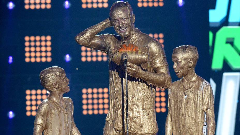 David Beckham e os filhos Romeo e Cruz, durante o Nickelodeon Kids Choice Sports Awards, em Los Angeles, Califórnia