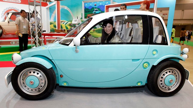 Modelo da Toyota inspirado no conceito de um veículo elétrico de três lugares parte, do projeto "Camatte-Daichi"