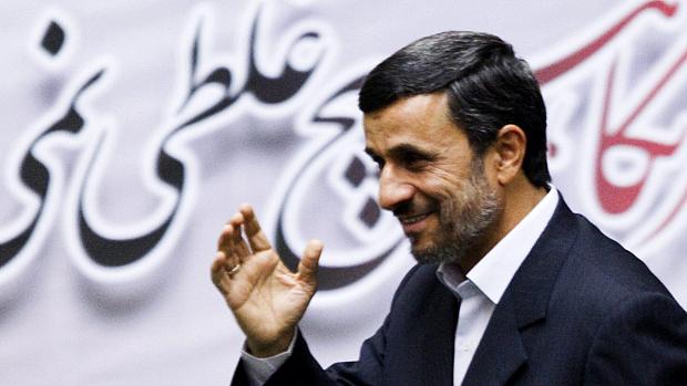 União Europeia vai amentar pressão sobre programa nuclear do regime de Ahmadinejad