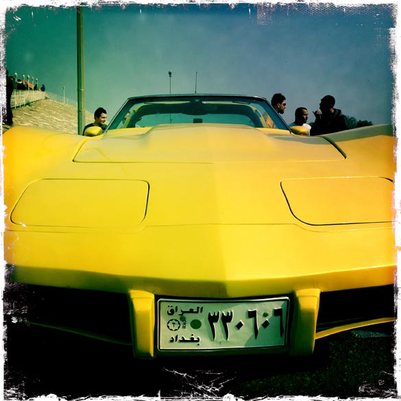 Chevrolet Corvette da década de 70, durante encontro de veículos em Bagdá