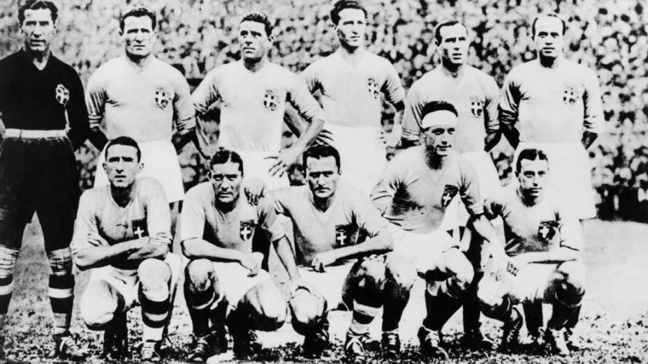 A seleção italiana campeã do mundo em 1934 tinha três jogadores nascidos na Argentina. Um deles, Luis Monti, perdeu a final de 1930 por seu país natal e ganhou a de 1934 como italiano