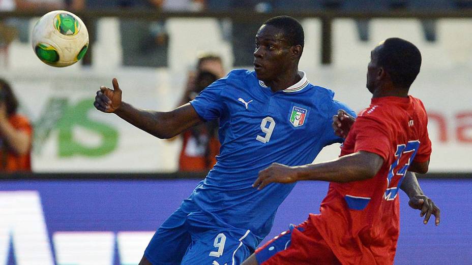 Em clima de preparação para a Copa das Confederações, a seleção da Itália enfrentou nesta terça-feira (11) o Haiti, em partida amistosa no Estádio São Januário