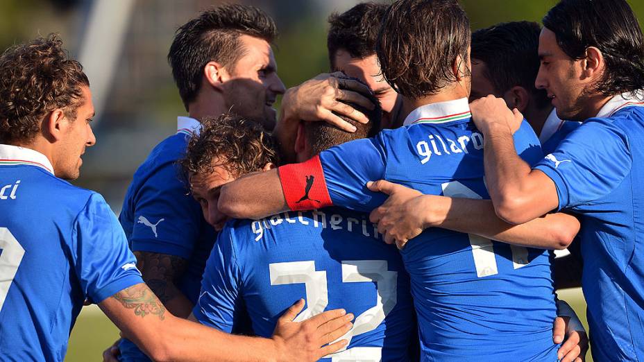 Em clima de preparação para a Copa das Confederações, a seleção da Itália enfrentou nesta terça-feira (11) o Haiti, em partida amistosa no Estádio São Januário