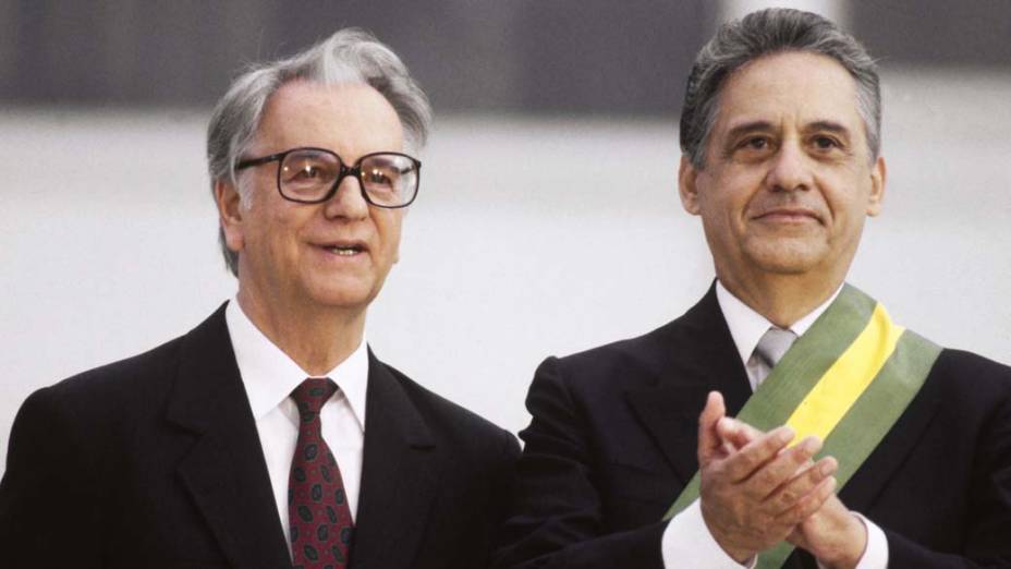 Fernando Henrique Cardoso e Itamar Franco durante a posse de FHC na presidência da República, 1995