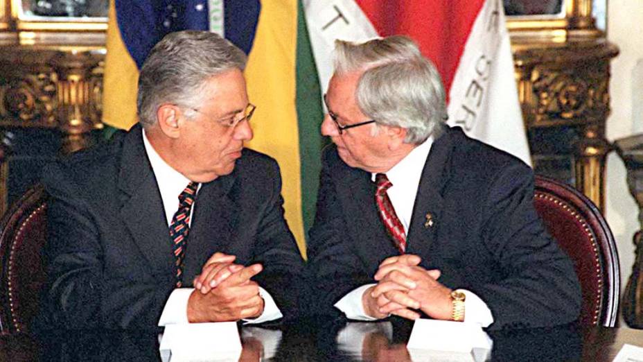 O presidente da República Fernando Henrique Cardoso visita o governador de Minas Gerais, Itamar Franco em 2002