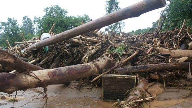Destruição após chuvas no município de Itaoca