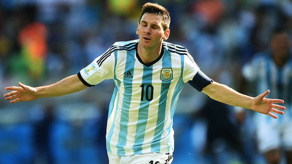 Lionel Messi comemora o único gol da Argentina contra o Irã no Mineirão, em Belo Horizonte