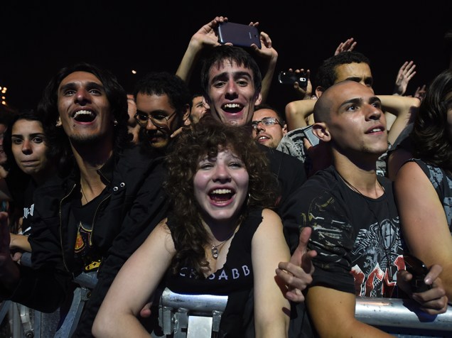 Público durante o Monsters of Rock 2015, em São Paulo