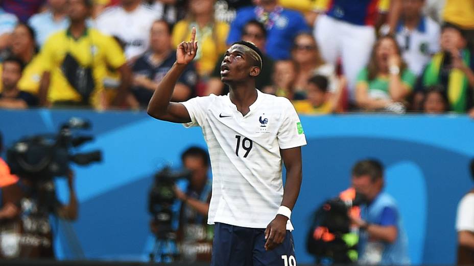 Pogba, da França, comemora gol contra a Nigéria