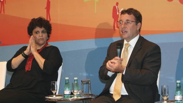 A ministra Izabela Teixeira e o chefe do Pnuma, Achim Steiner, em reunião no Rio: hora de agir, mais que de negociar