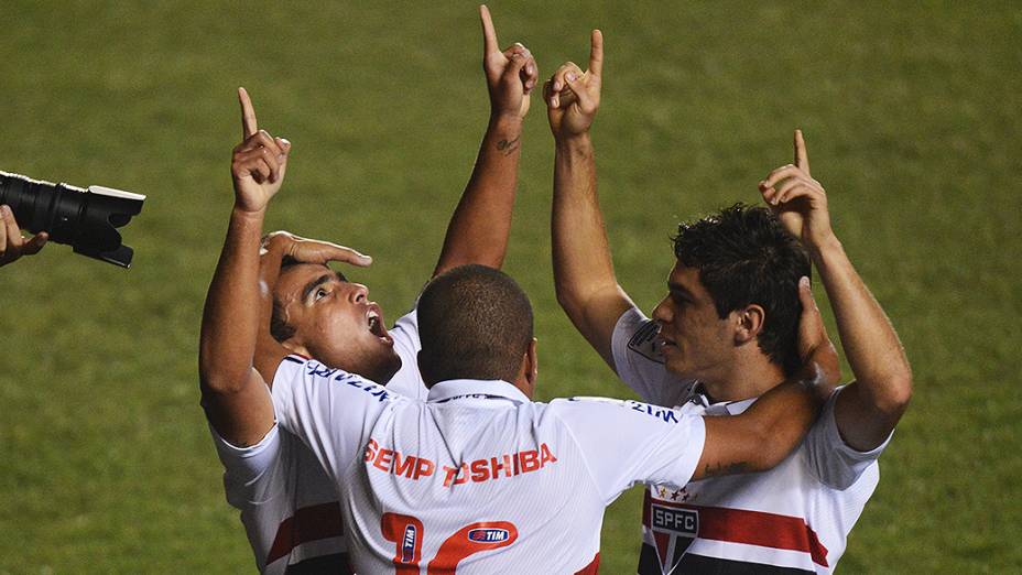 Gol de Jadson do São Paulo no jogo de ida das oitavas de final da Taça Libertadores da América no Morumbi