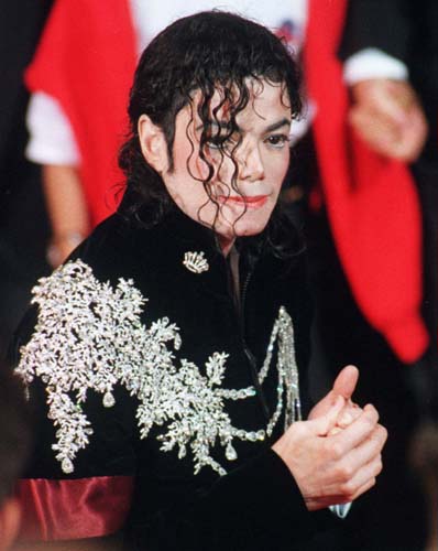 No Festival de Cannes em 1997, usou uma jaqueta de veludo com aplicações brilhantes