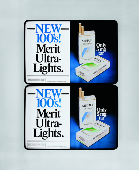 "New 100s Merit Ultra-Lights" de Jeff Koons no Museu Astrup Fearnley, Noruega