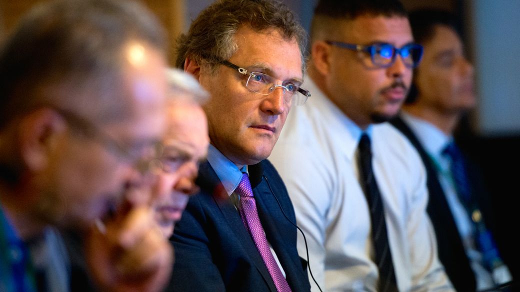 Jérôme Valcke, entre José Maria Marin e Ronaldo, em reunião nesta quinta-feira, no Rio de Janeiro