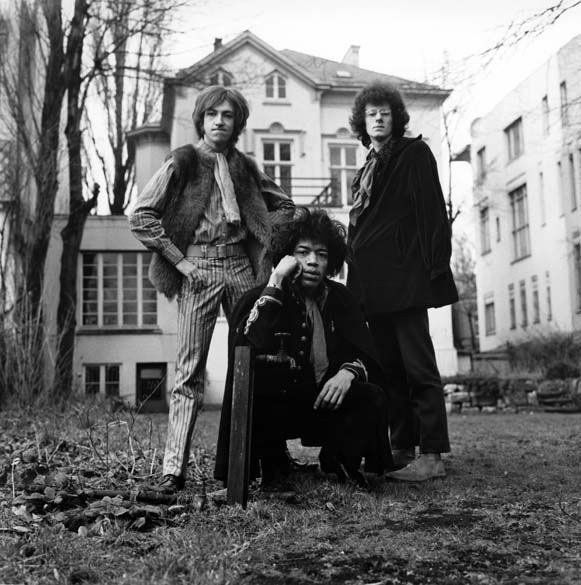Mitch Mitchell, Jimi Hendrix e Noel Redding, integrantes da banda Jimi Hendrix Experience, em 1967