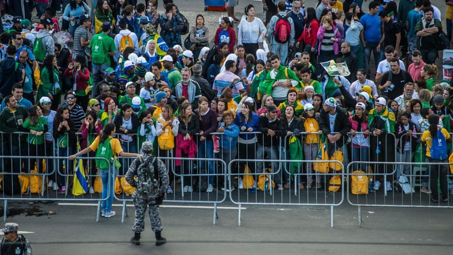Preparativos na praia de Copacabana para a visita do Papa Francisco