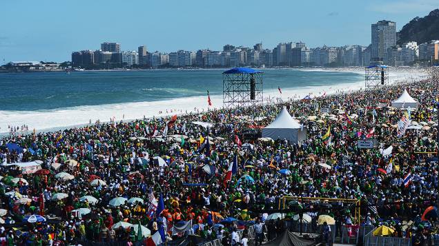 Movimentação na praia de Copacabana durante a Jornada Mundial da Juventude