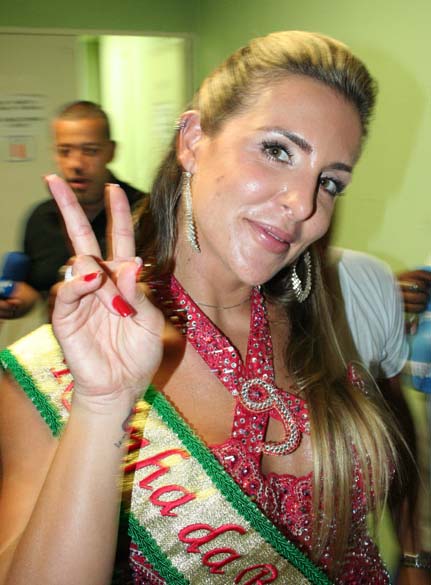 Joana Machado é coroada Rainha de Bateria da Escola de Samba X9, São Paulo