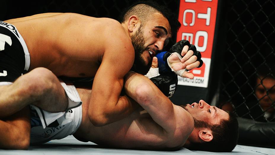 O brasileiro João Lineker vence o americano Azamat Gashimov no UFC Jaraguá do Sul, norte de Santa Catarina