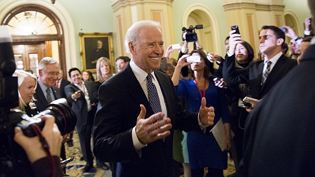 O vice-presidente dos EUA, Joe Biden, após anúncio do acordo fiscal no Senado