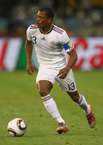 Patrice Evra é nascido em Dakar, no Senegal, e representa a seleção francesa.