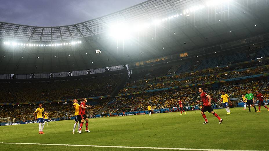 O duro empate entre Brasil e México, no Castelão, em Fortaleza, na segunda rodada da fase de grupos da Copa do Mundo