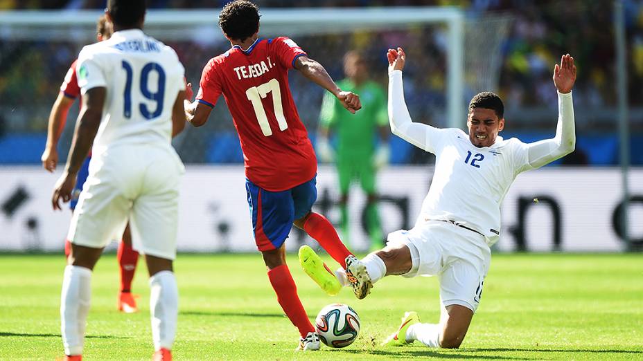 Lance no jogo entre Costa Rica e Inglaterra no Mineirão, em Belo Horizonte