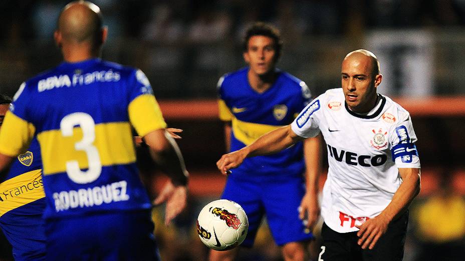 Lance da partida entre Corinthians e Boca Juniors