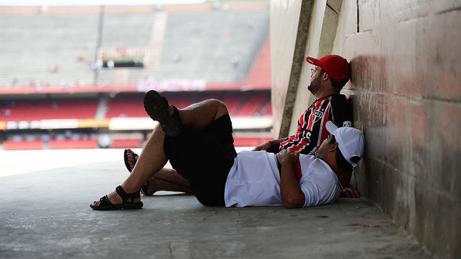 Torcida antes da partida entre São Paulo e Fluminense, no estádio do Morumbi