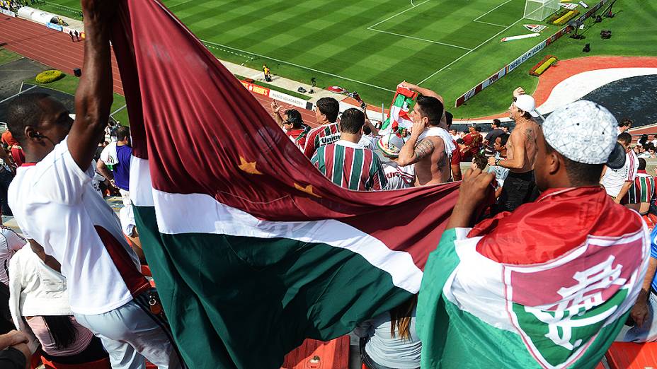 Torcida antes da partida entre São Paulo e Fluminense, no estádio do Morumbi