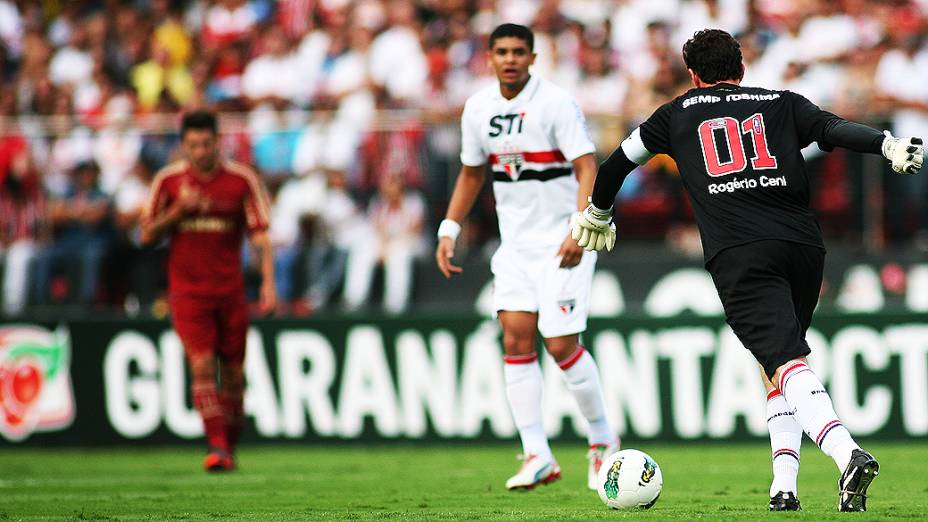 Rogério Ceni durante partida entre São Paulo e Fluminense, no estádio do Morumbi