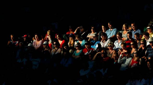 Público durante partida entre os tenistas Rafael Nadal e David Ferrer, ambos da Espanha, no Aberto da Autrália em Melbourne