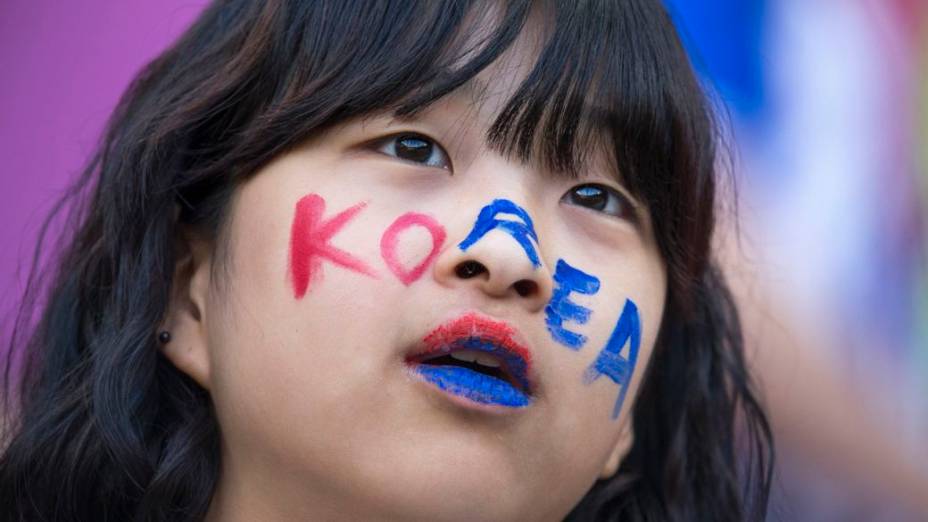 Torcedora da Coreia do Sul no jogo contra o Brasil, no futebol