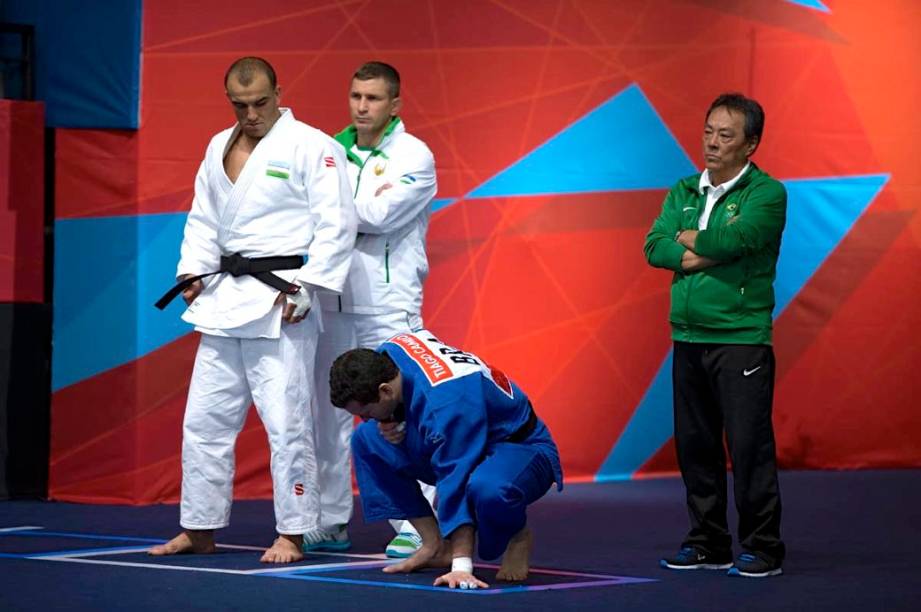 Tiago Camilo antes de sua luta contra judoca uzbeque