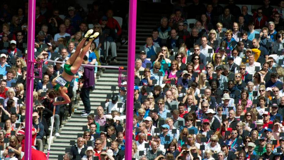 A brasileira Fabiana Murer, do salto com vara