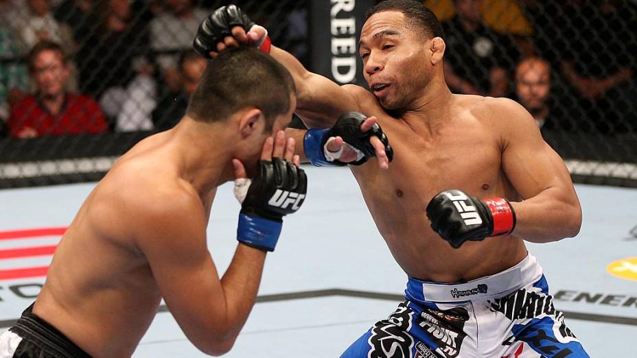 John Dodson ataca Jussier Formiga e consegue o nocaute