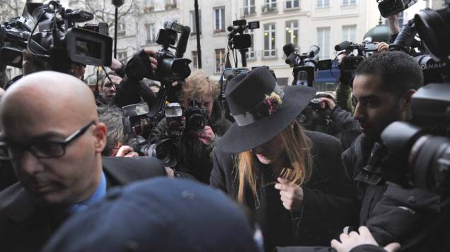 John Galliano chega para prestar depoimento na delegacia de polícia de Paris - 28/02/2011