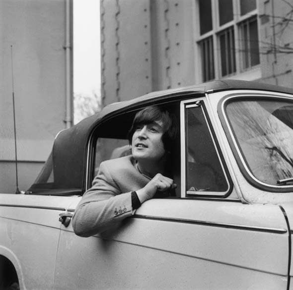 Lennon posa, em Nova York, para o fotógrafo Bob Gruen.