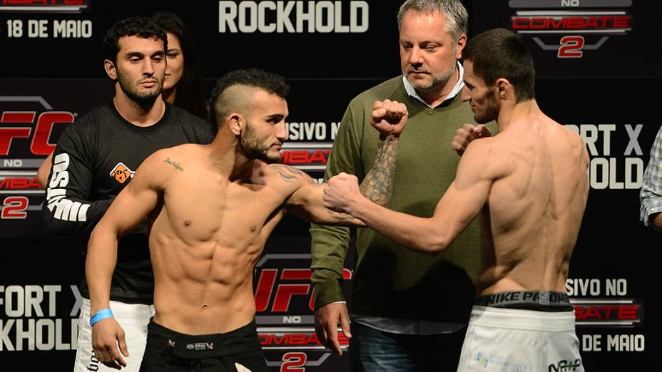 John Lineker e Azamat Gashimov durante a pesagem do UFC Jaraguá do Sul em (SC)