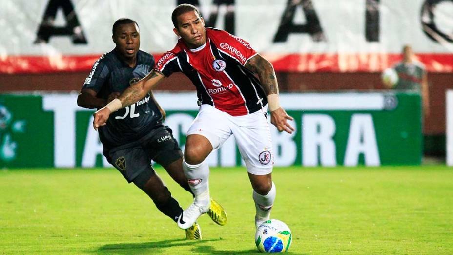 Partida entre Joinville x Portuguesa, válida pela 1ª rodada do Brasileirão da Série B, no estádio Arena Joinville, em Joinville (SC), nesta sexta-feira (18)